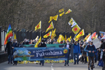 b_215_215_16777215_0_0_images_stories_akt21_210307-Demo_210307-fukushima-neckarwestheim-011.jpg